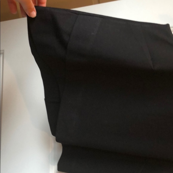 Banana Republic Black Cropped Jumper - Picture 2 of 4